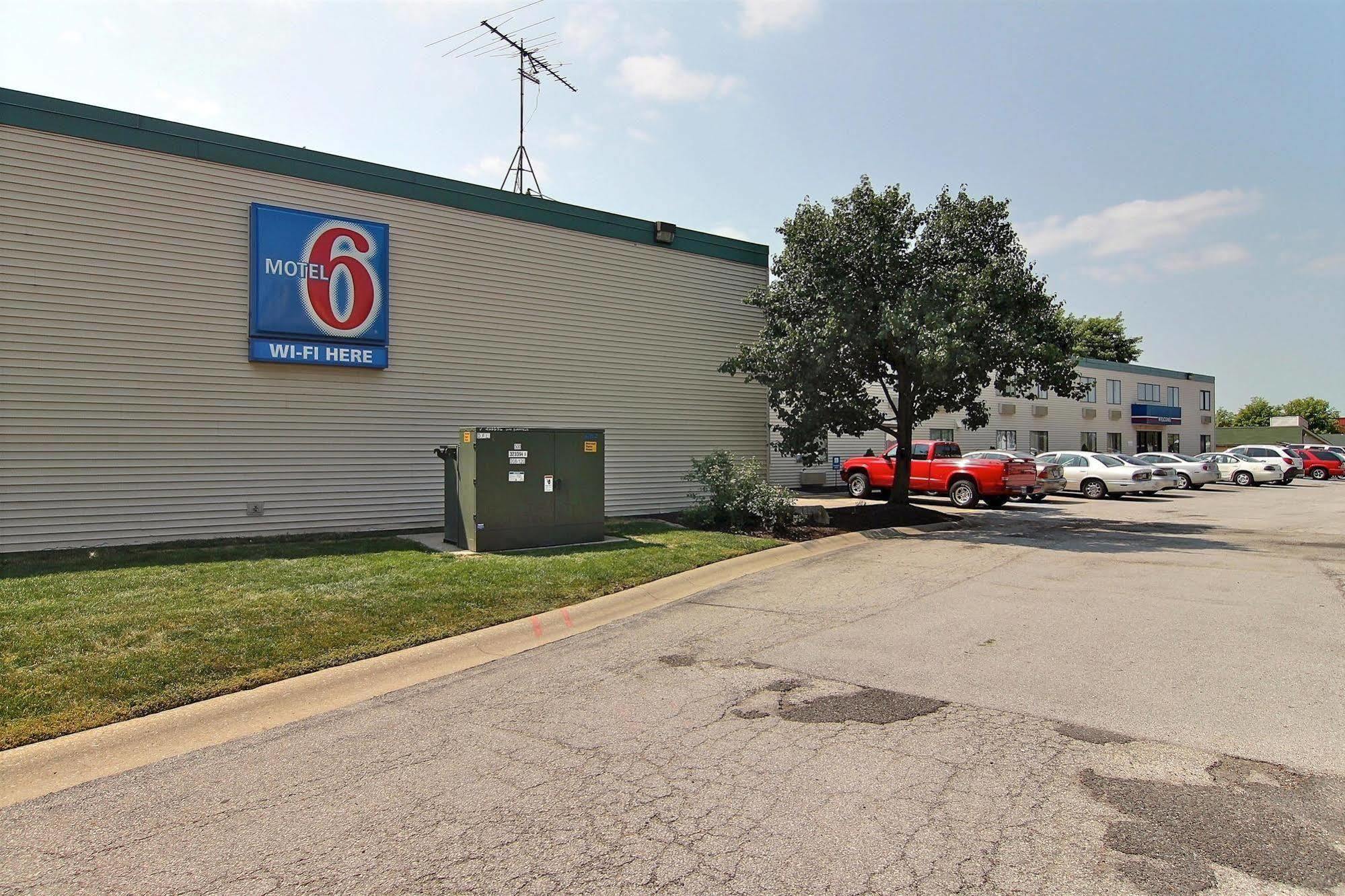 Motel 6-Merrillville, In Buitenkant foto